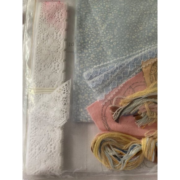 Precious Moments "Love One Another" Stitchery Pillow Kit To Personalize 14" x 14 - Picture 8 of 9